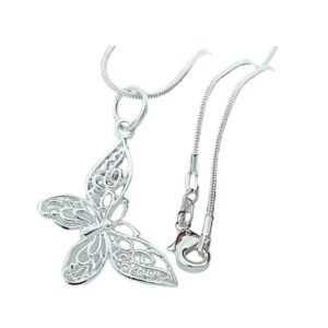 Collar con Colgante de Mariposa