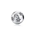 Charm con Broche Circular y Estrellas