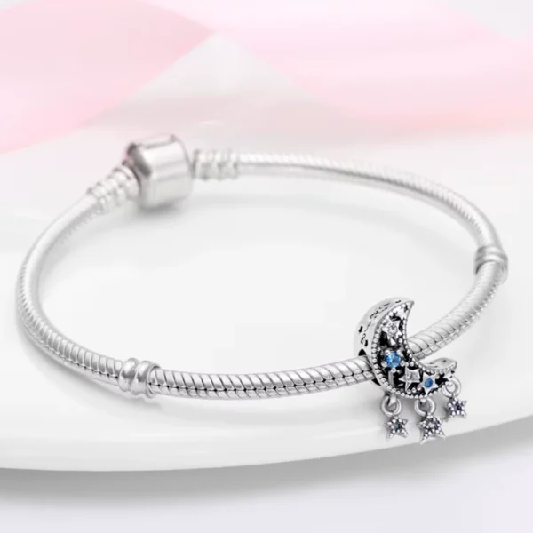 Charm Plateado Luna y Estrellas Colgantes con Circones Pulsera Charm Plateado Luna y Estrellas Colgantes con Circones Pulsera