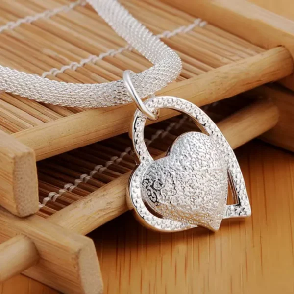 Collar Malla Plateado Con Colgante Corazón Bambu Collar Malla Plateado Con Colgante Corazón Bambu