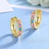 Aros Huggie Multicolor Baño de Oro 18K fondo Aros Huggie Multicolor Baño de Oro 18K fondo